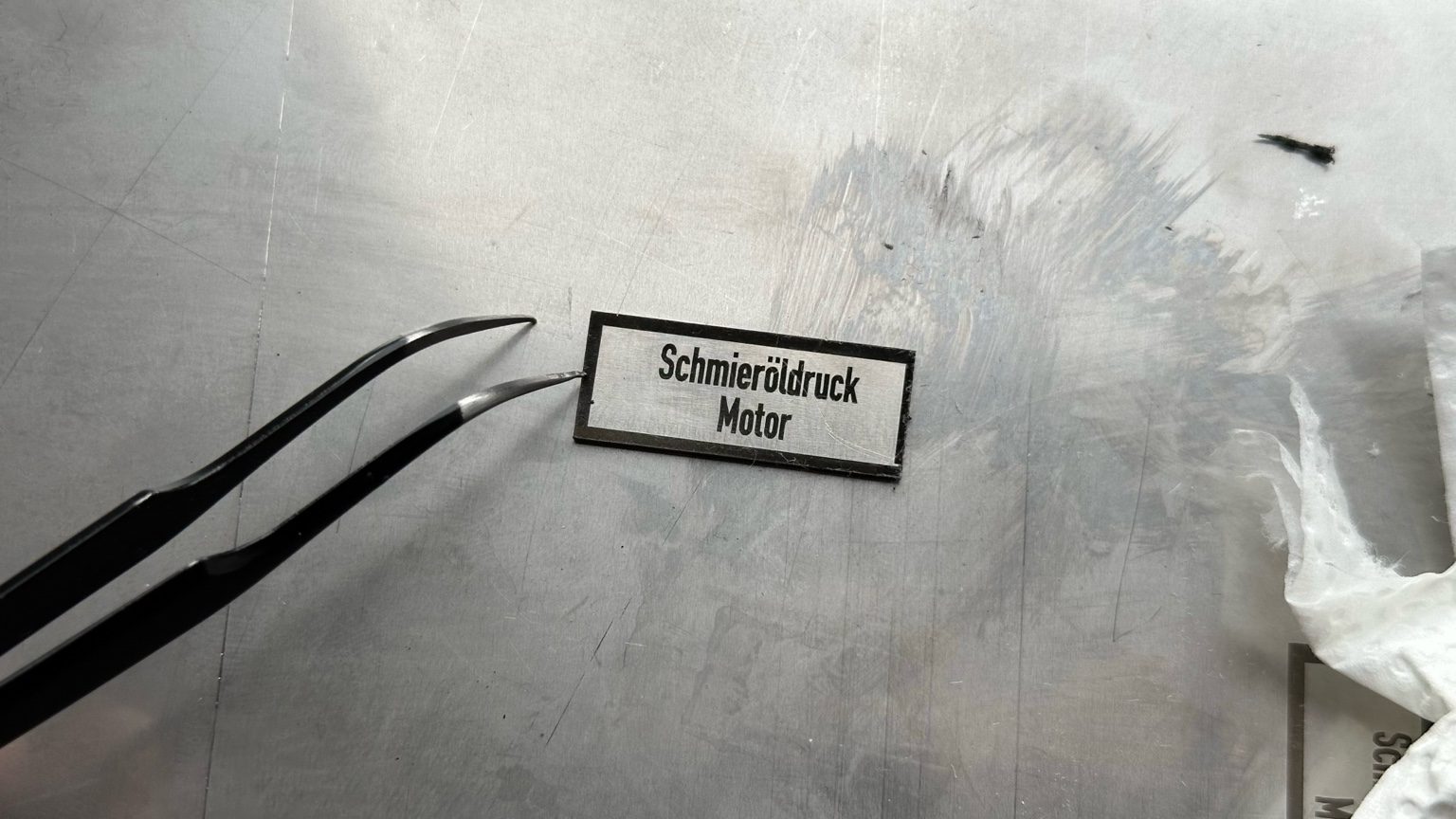 Schilder und Plaketten aus Metall – graviert